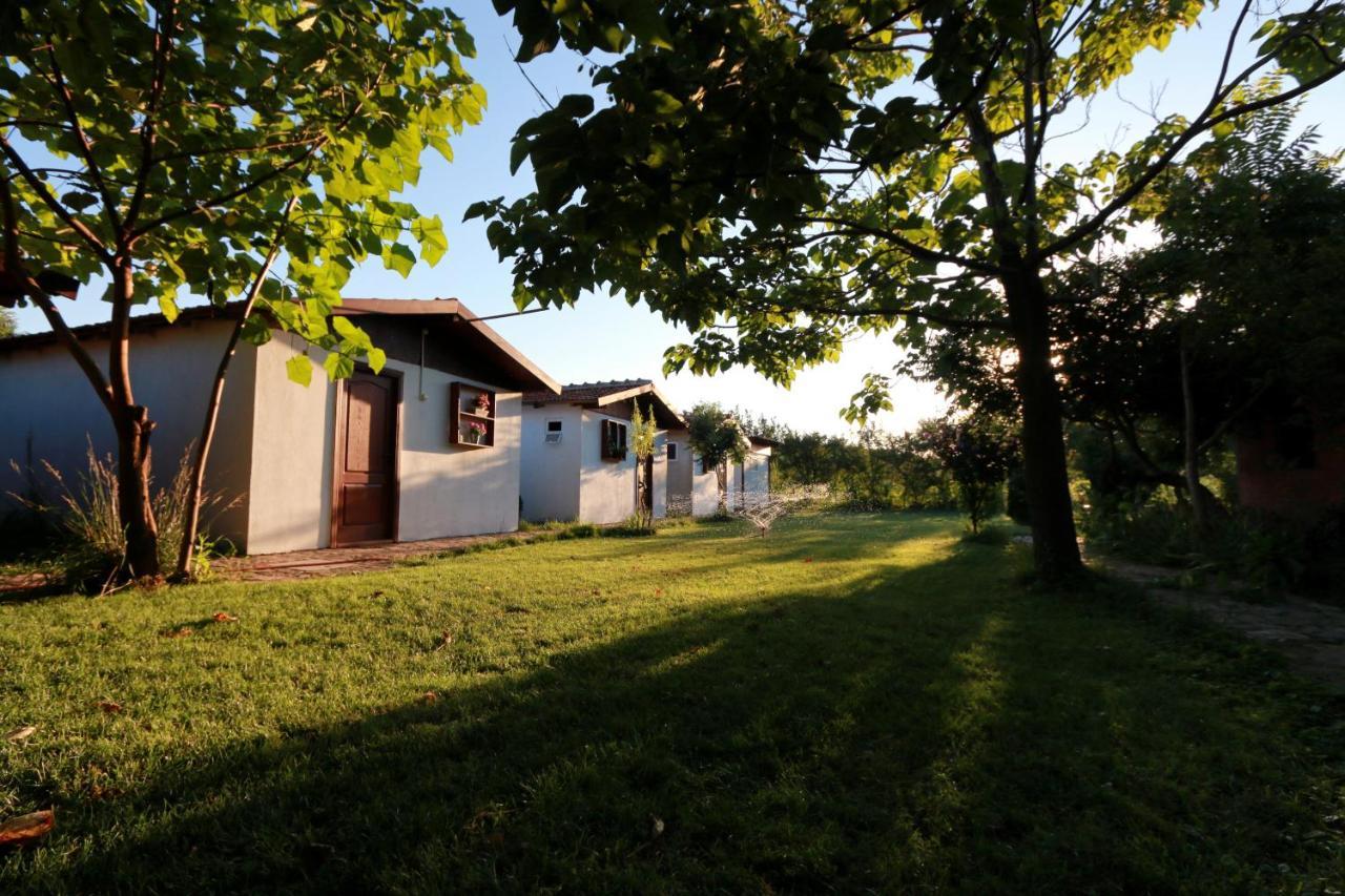 La Livada Villa Greci Exterior photo